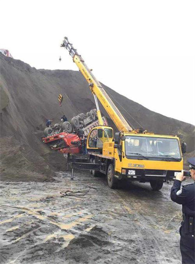 兴安区上犹道路救援